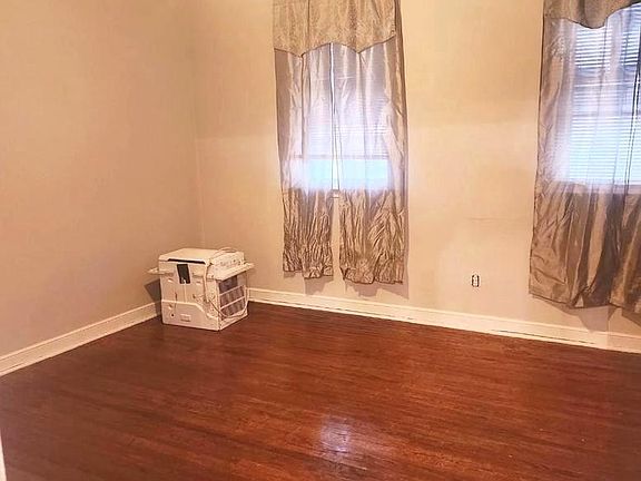 4th image of 6162 Hasbrook Ave