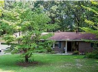 421 Pine Forest Dr, Wetumpka, AL 36093
