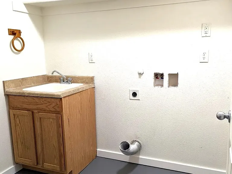 436 Norway St NE — Photo 18