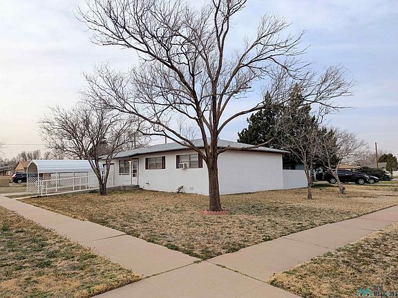 3rd image of 200 Circle Dr
