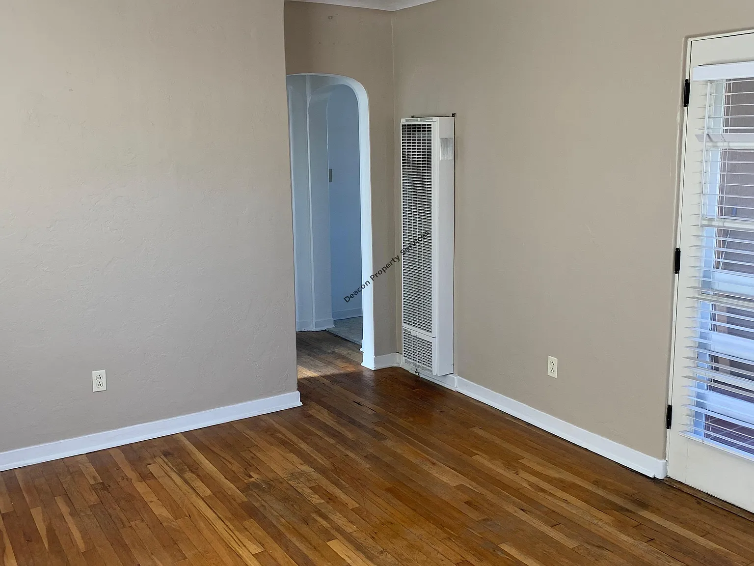 2 Amazing Downtown Apartments w/ Garages Private Outdoor Spaces — Photo 3