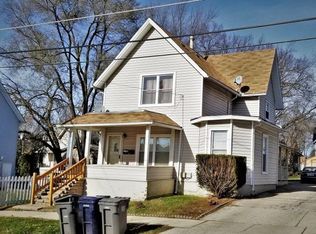 60 Summit St #2, Elgin, IL 60120