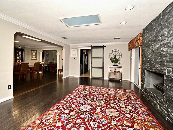 4th image of 1200 Waverly Way