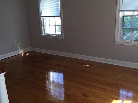 2nd image of 465 Mahoning Ave NW