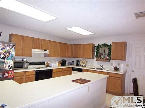 5th image of 15826 Walnut Creek Dr