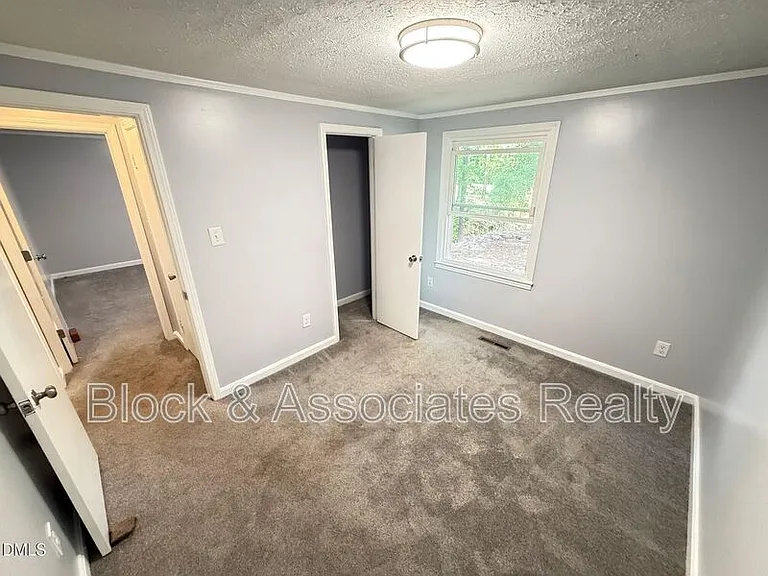 801 Carter Ave — Photo 17