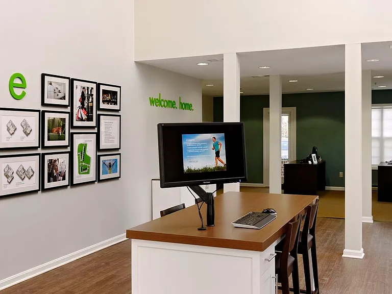 Leasing center