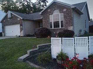 931 Woodberry Ln, Charleston, IL