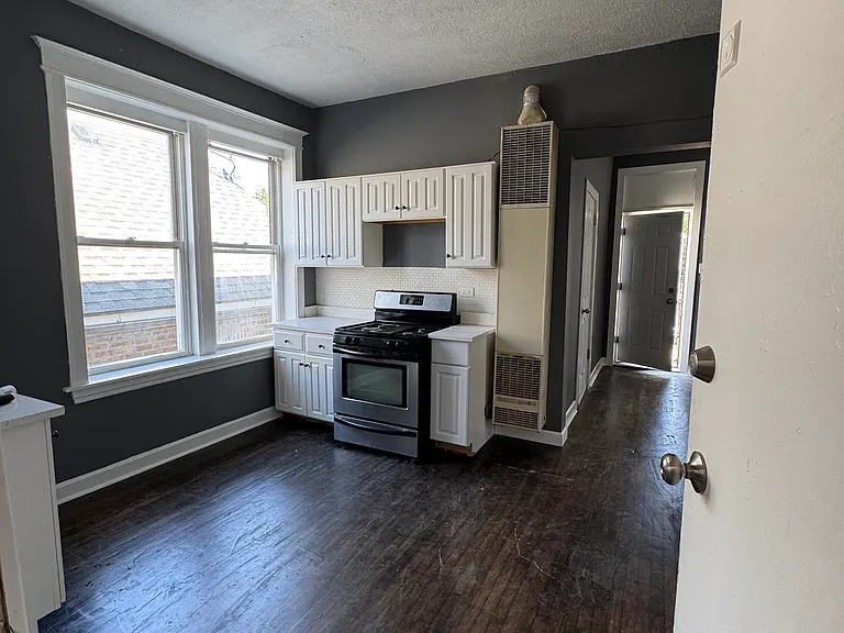 2714 W 24th Pl #2R — Photo 1