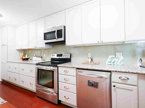 3rd image of 340 Grand Blvd APT 12