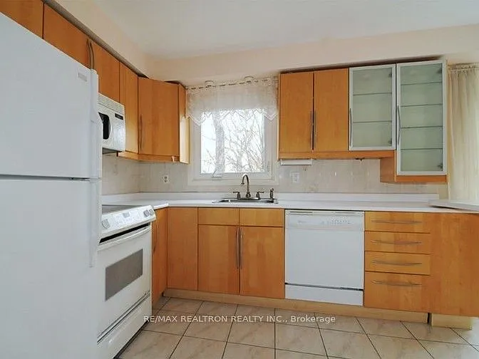 3 bed, $2,850 — Photo 4