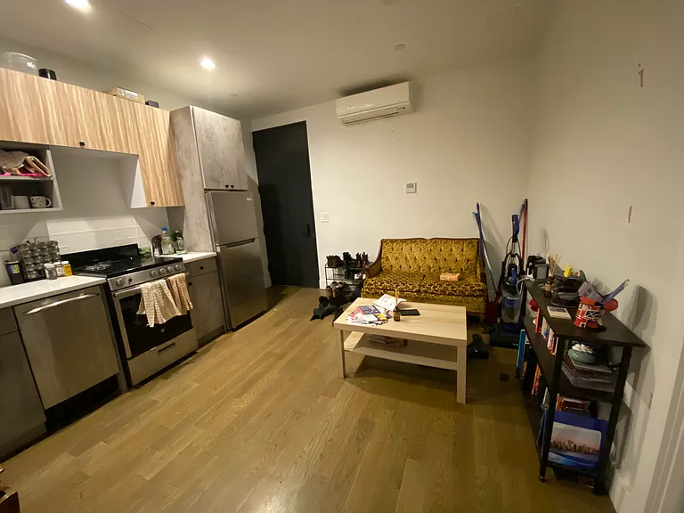 961 Seneca Ave #1B — Photo 9