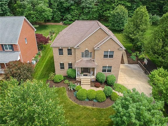 2nd image of 363 Steeplechase Dr