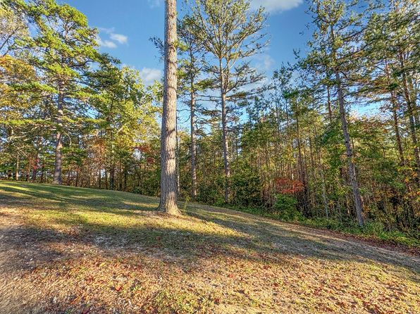 10 Dry Meadow Dr, Adams, KY 41201