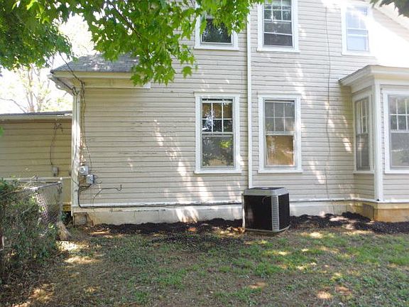 3rd image of 3908 Oakland Blvd NW