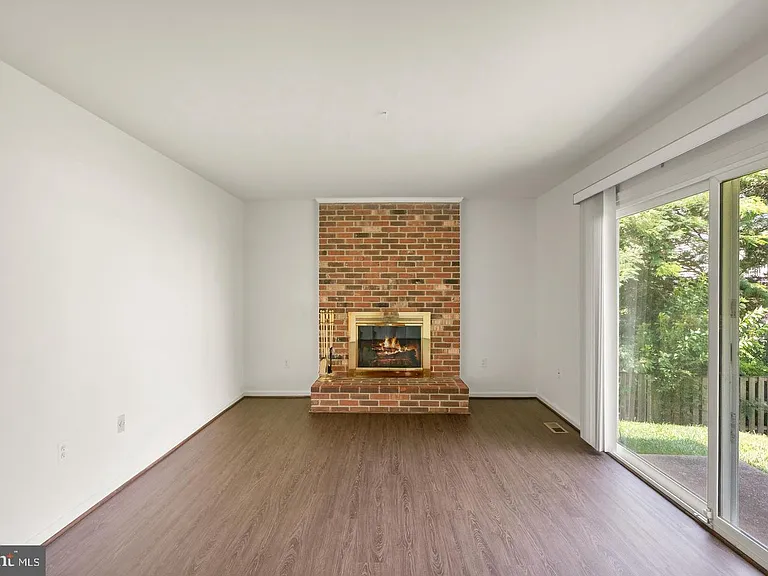 8902 Huxley Ct — Photo 10