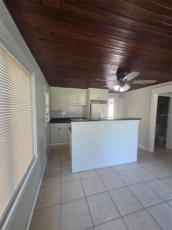 2 bed, 1.0 bath, 720 sqft, $1,700 — Photo 2
