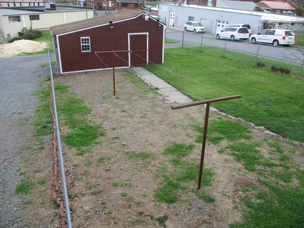 1154 W 5th St, Lewistown, PA 17044