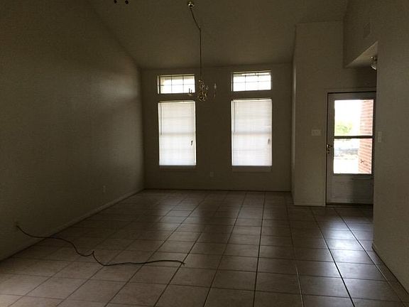 5th image of 4403 Rainlily St
