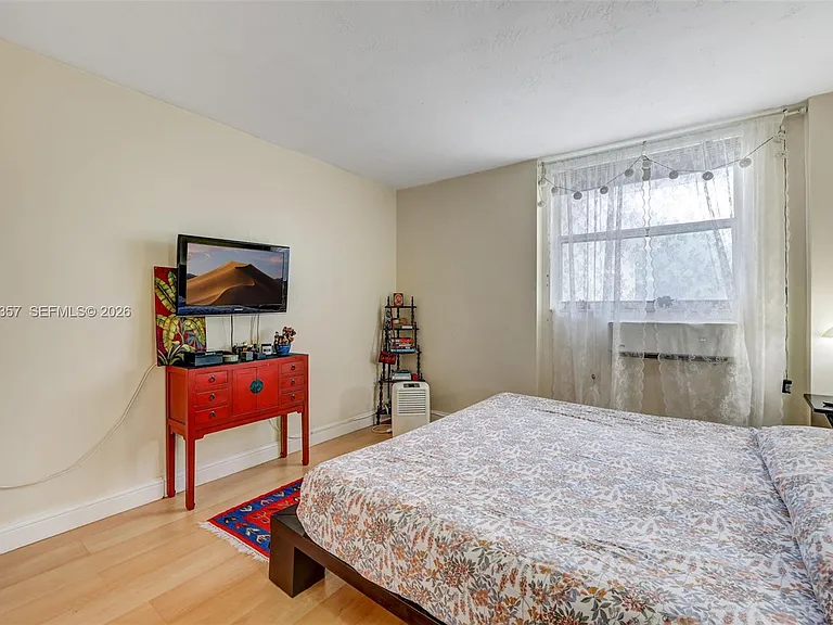 1300 Lincoln Rd #B402 — Photo 17