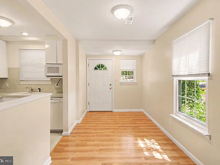 831 Jackson St #A — Photo 4