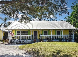 211 Roberts Rd, Nokomis, FL 34275