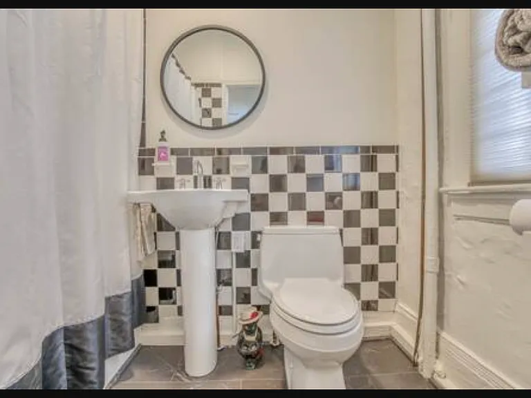 311 E 30th St #1 — Photo 13