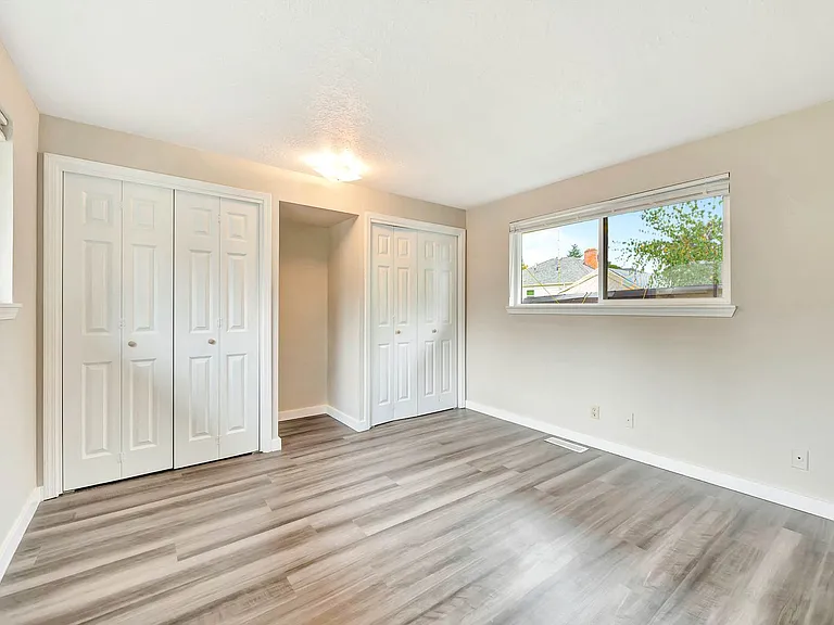 Savage / Ellis Duplex — Photo 29