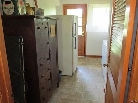 3rd image of 9377 Stephanie St