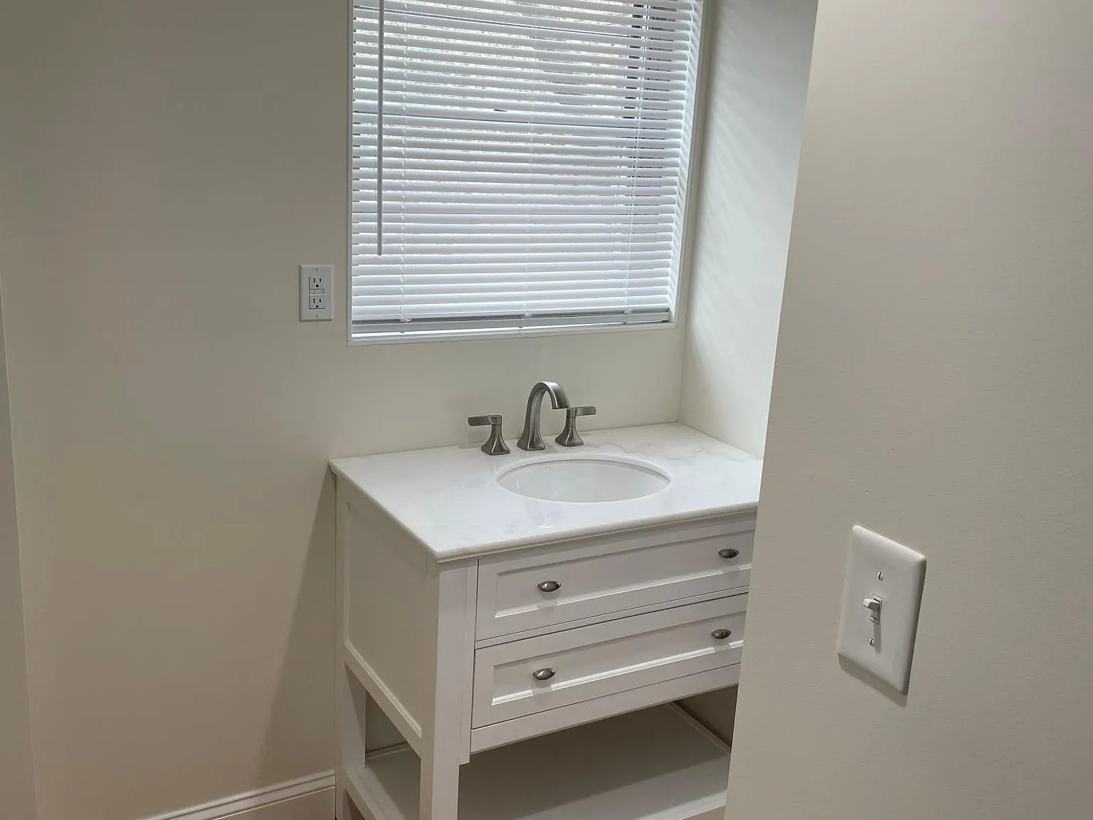 3 bed, 972 sqft, $1,595 — Photo 3