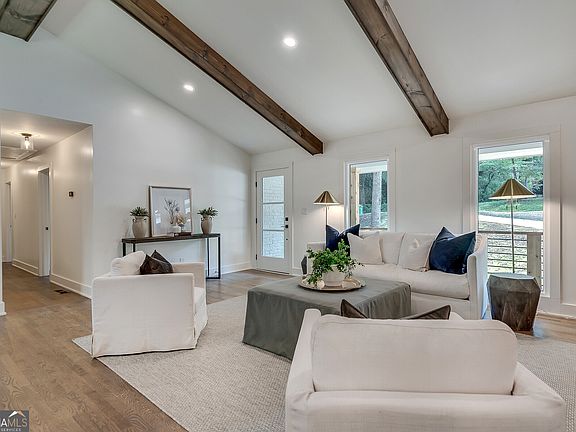 5th image of 2574 Woodwardia Rd NE