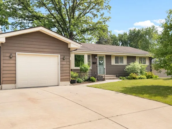 588 Rice Creek Ter NE, Fridley, MN 55432