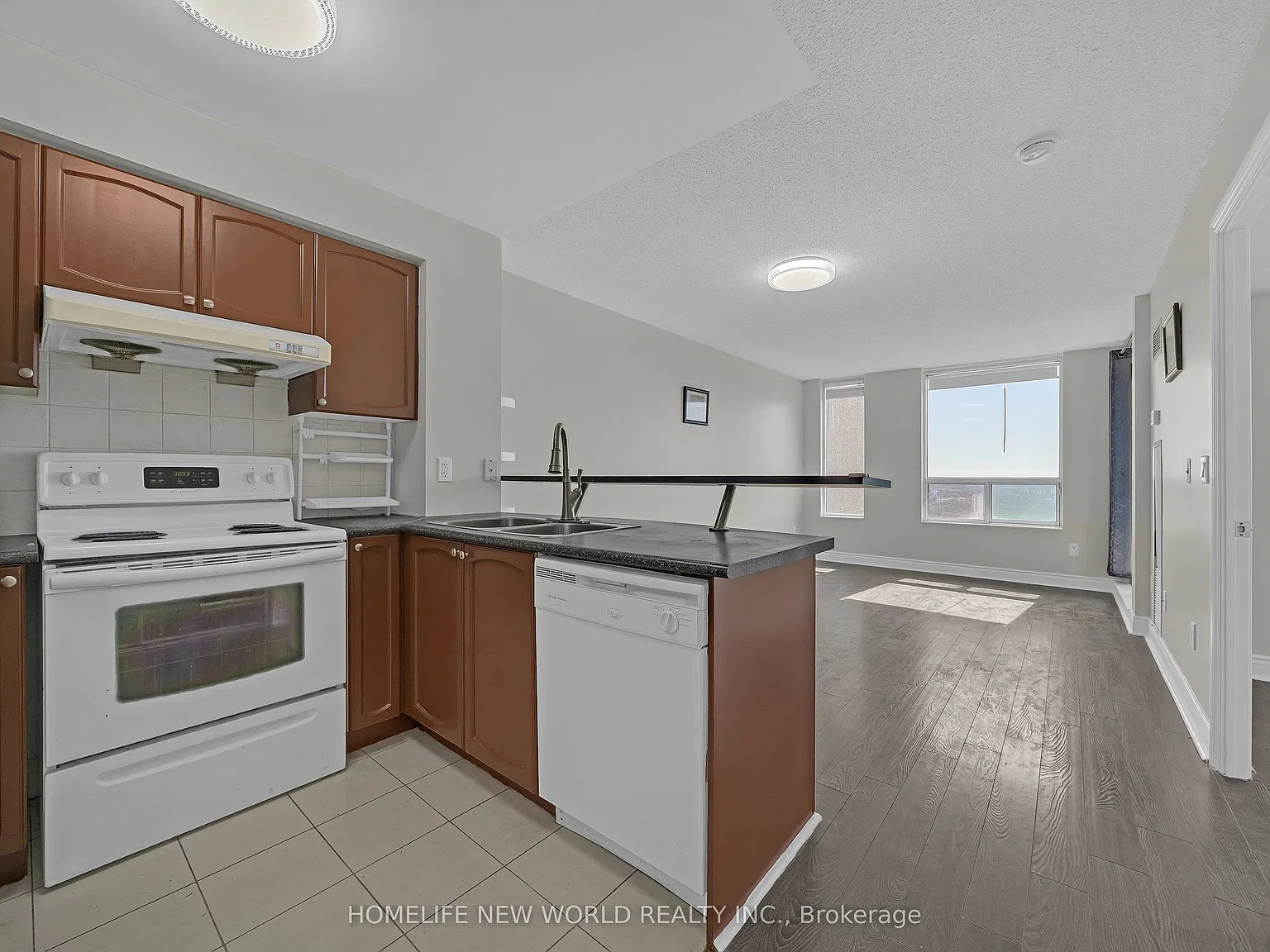 2 bed, $2,390 — Photo 2