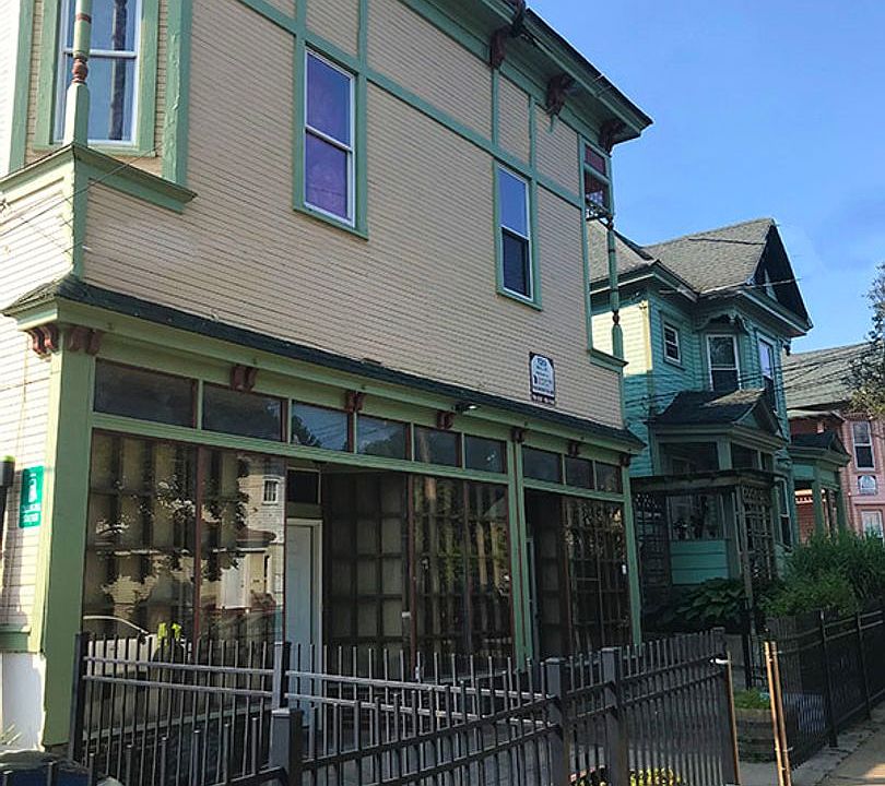 1st image of 120 Dell St #2