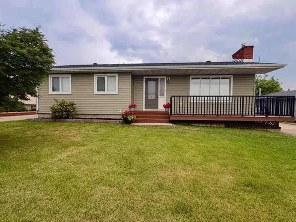 5015 W 53rd St, Eckville, AB T0M 0X0