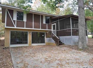 201 Country Club Ln, Rainsville, AL 35986