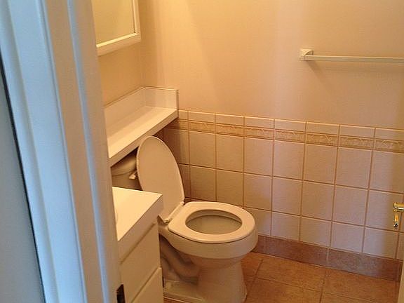 3rd image of 13900 Camelot Dr APT 8
