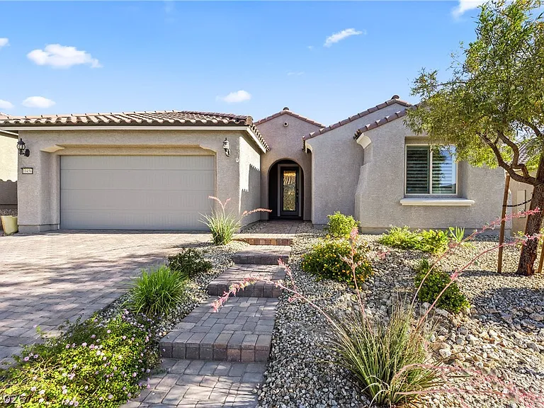 10456 Skye Arroyo Ave — Photo 2