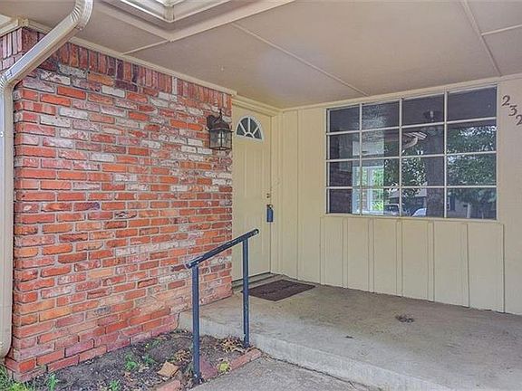 3rd image of 2323 Dakota St