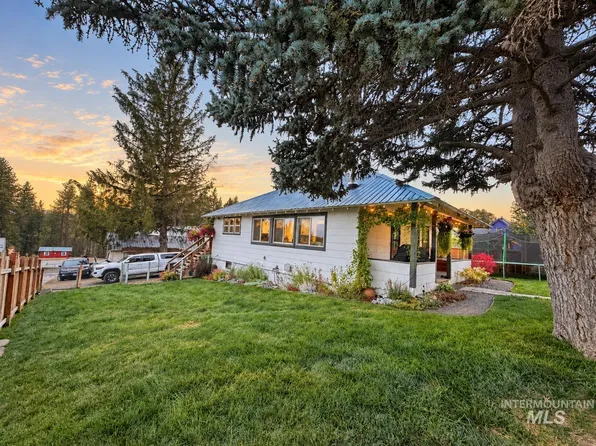 665 6th St, Potlatch, ID 83855