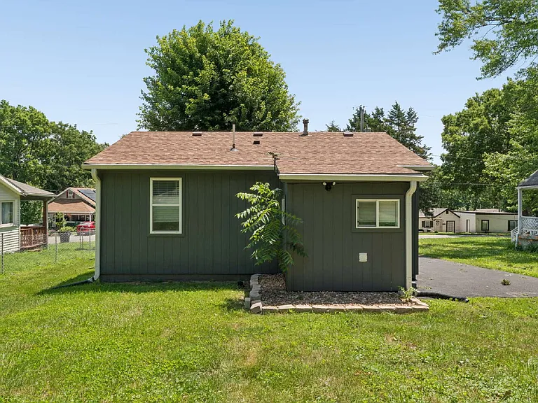 1314 S Emery St — Photo 25