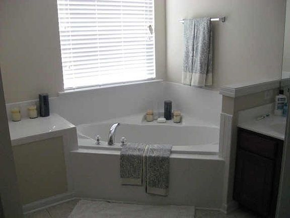 Masterbath with jacuzzi 