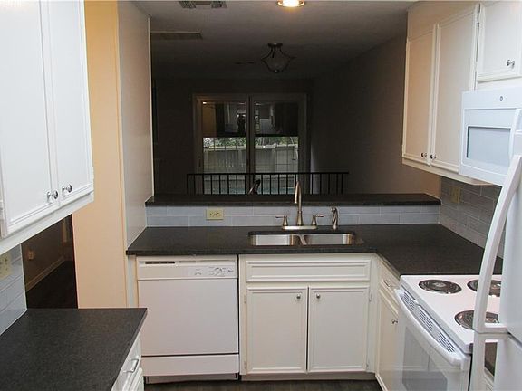 4th image of 1938 Holly Hill Dr APT 13