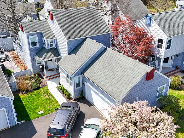 66 Claridge Ct — Photo 8