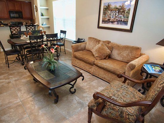 BP2C912-221-living-area-scene-2