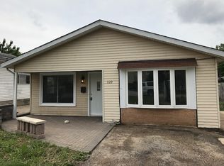 1129 Hinckley St, Aurora, IL 60505