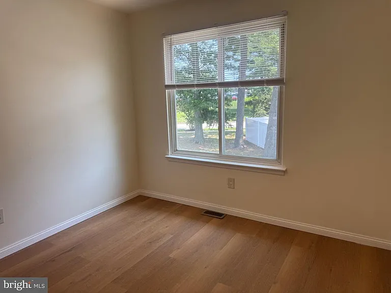 220 Deerpark Ct — Photo 22