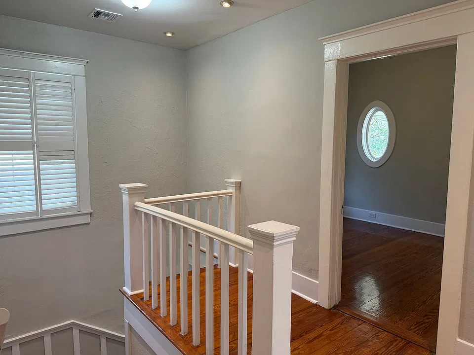 130 E Craig Pl #4