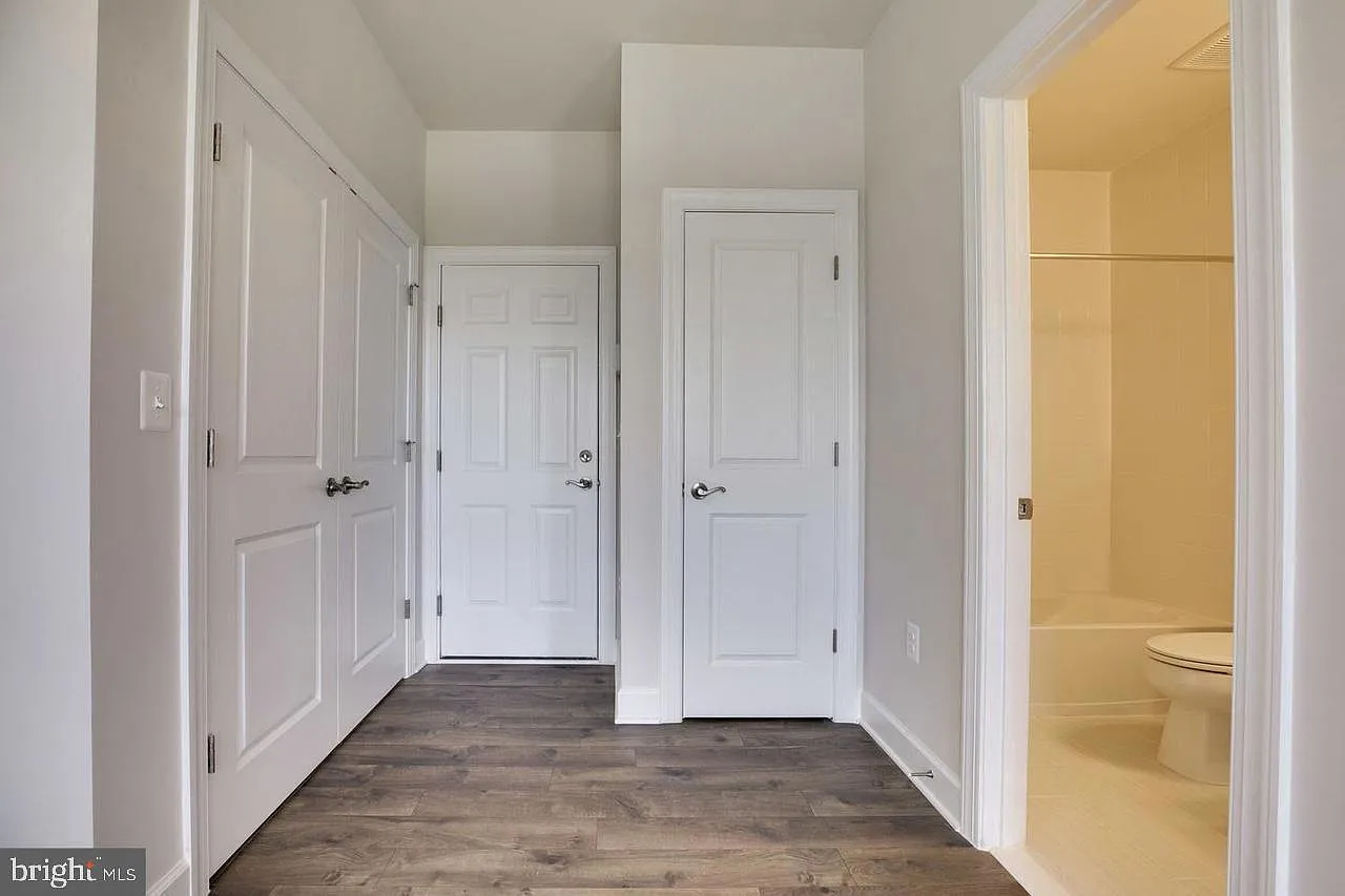 Haymarket Crossing Condominium — Photo 3