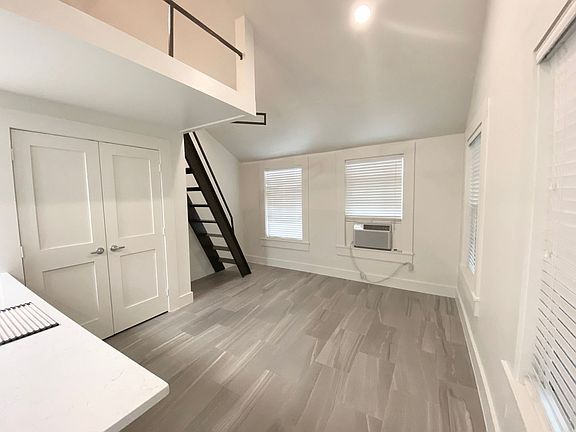 3rd image of 213 Stratford St #Pac03